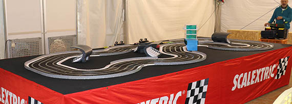 Alquiler pista scalextric para niños